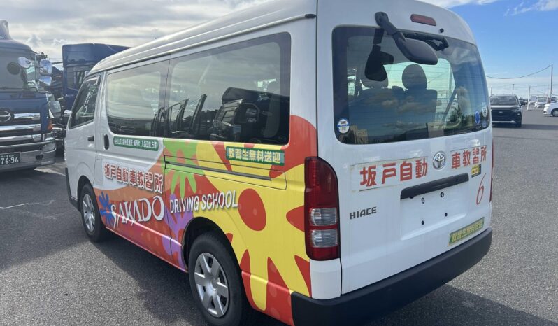 
								2018 Toyota Hiace (Commuter) full									