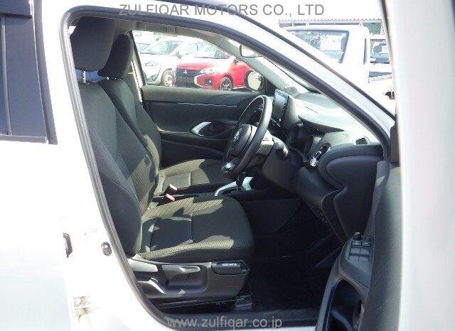 
								2022 Toyota Yaris Cross full									