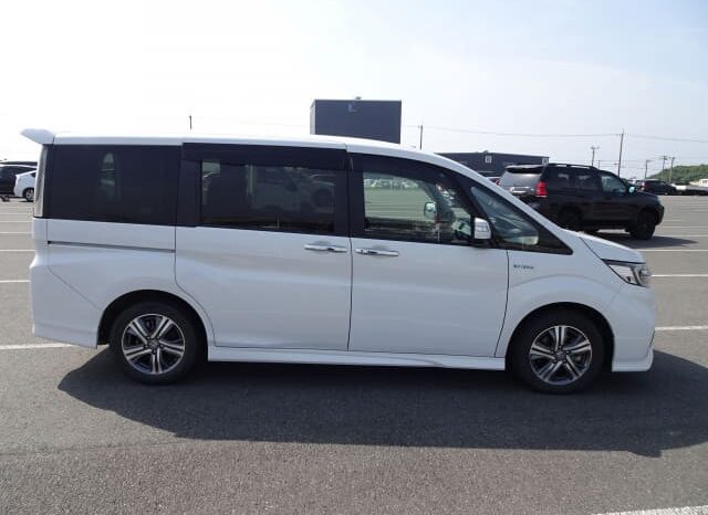 
								2019 Honda Step Wagon Spada full									