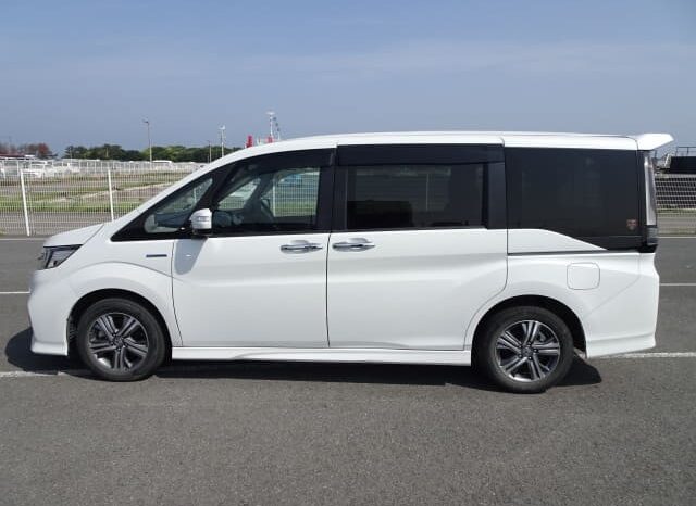 
								2019 Honda Step Wagon Spada full									