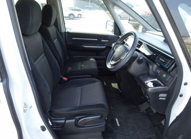
								2019 Honda Step Wagon Spada full									
