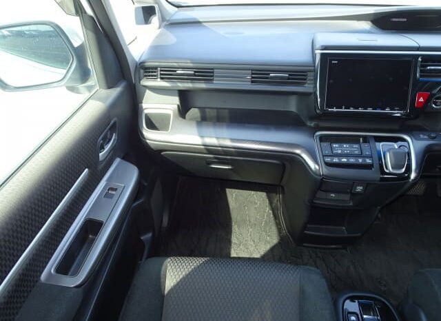 
								2019 Honda Step Wagon Spada full									