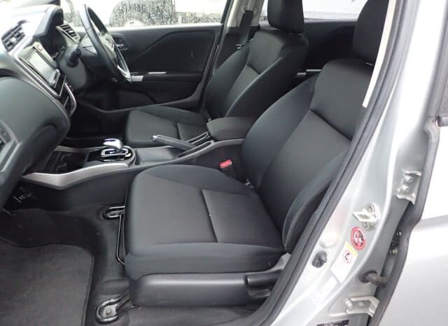 
								2015 Honda Grace 1.5L EX full									