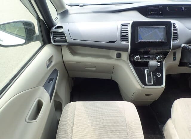 
								2019 Nissan Serena full									