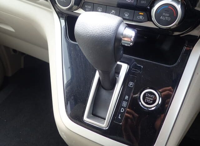 
								2019 Nissan Serena full									