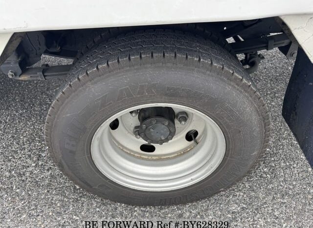 
								2020 Isuzu Elf freezer truck full									