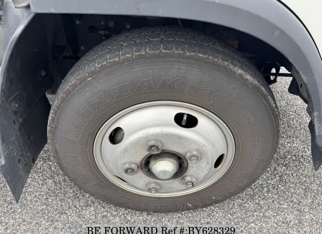 
								2020 Isuzu Elf freezer truck full									