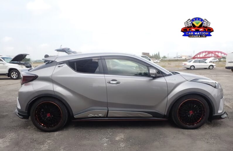 
								2018 Toyota CH-R Sport 1.8L full									