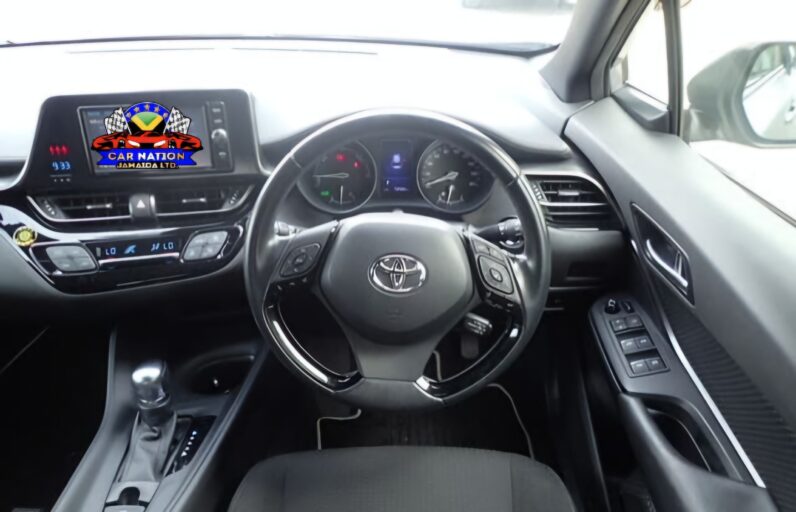 
								2018 Toyota CH-R Sport 1.8L full									