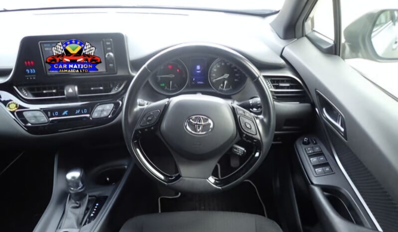 
								2018 Toyota CH-R Sport 1.8L full									