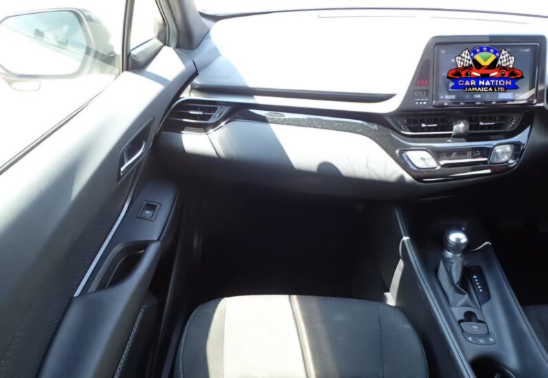 
								2018 Toyota CH-R Sport 1.8L full									