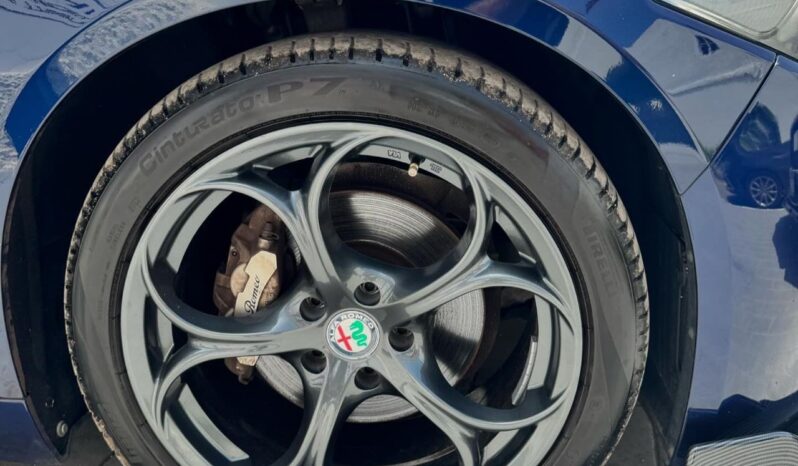 
								2016 Alfa Romeo Giulia full									