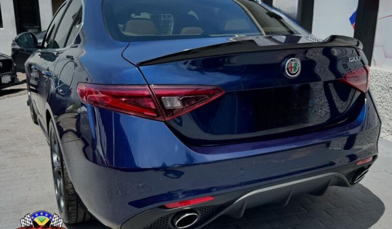 
								2016 Alfa Romeo Giulia full									