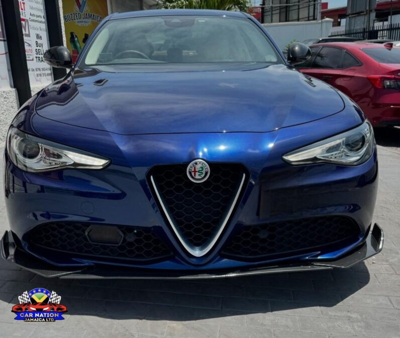 
								2016 Alfa Romeo Giulia full									