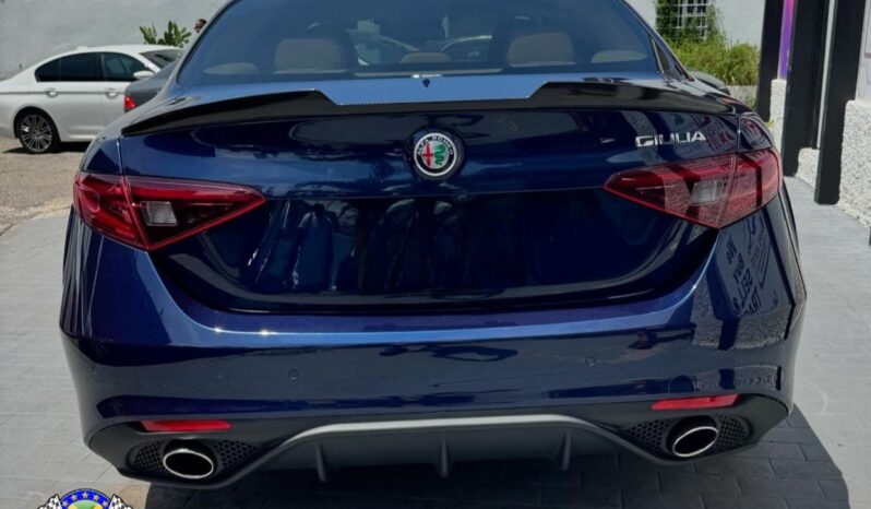 
								2016 Alfa Romeo Giulia full									