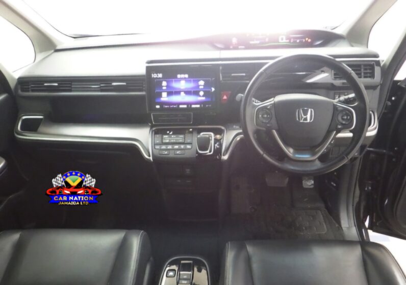 
								2021 Honda Step Wagon Spada full									