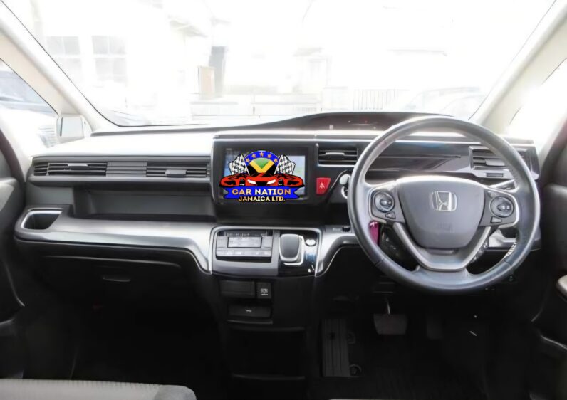 
								2019 Honda Step Wagon Spada full									