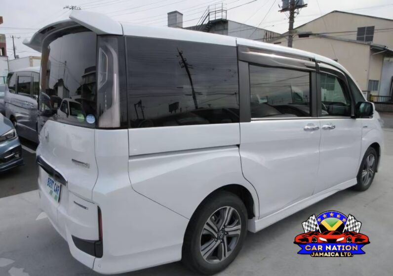 
								2019 Honda Step Wagon Spada full									