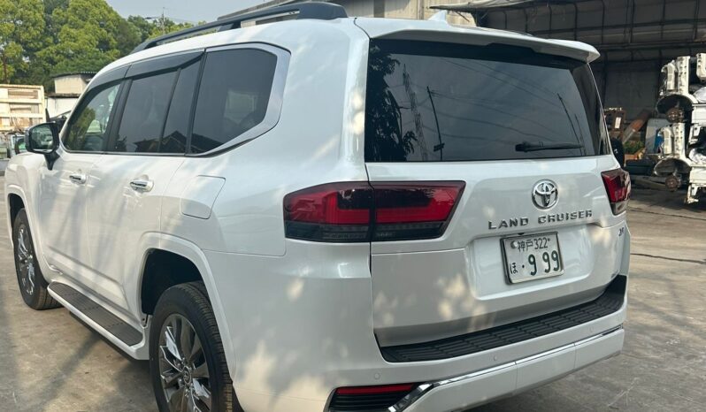 
								2024 Toyota Land Cruiser ZX 3.3L, Sunroof (300 SERIES) full									