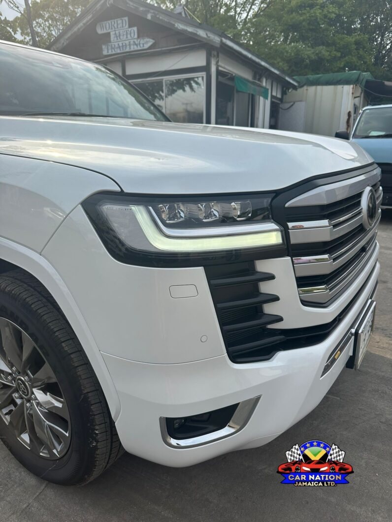 
								2024 Toyota Land Cruiser ZX 3.3L, Sunroof (300 SERIES) full									