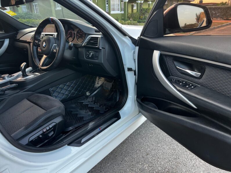 
								2016 BMW 320d M Sport full									