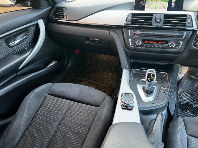 
								2016 BMW 320d M Sport full									