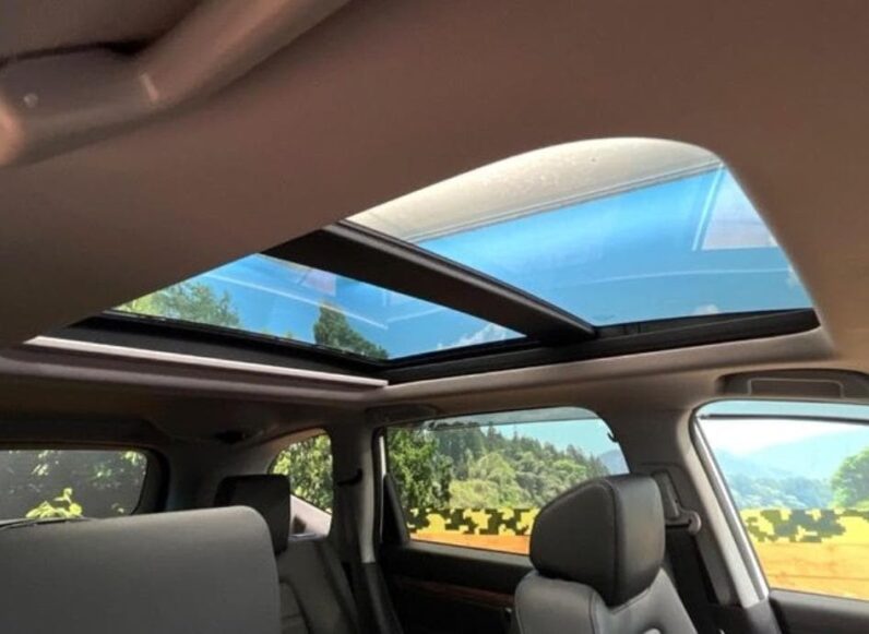 
								The 2020 Honda CR-V EX Masterpiece full									