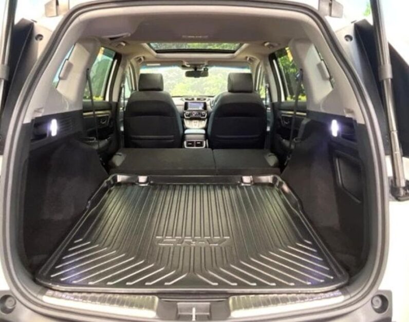 
								The 2020 Honda CR-V EX Masterpiece full									