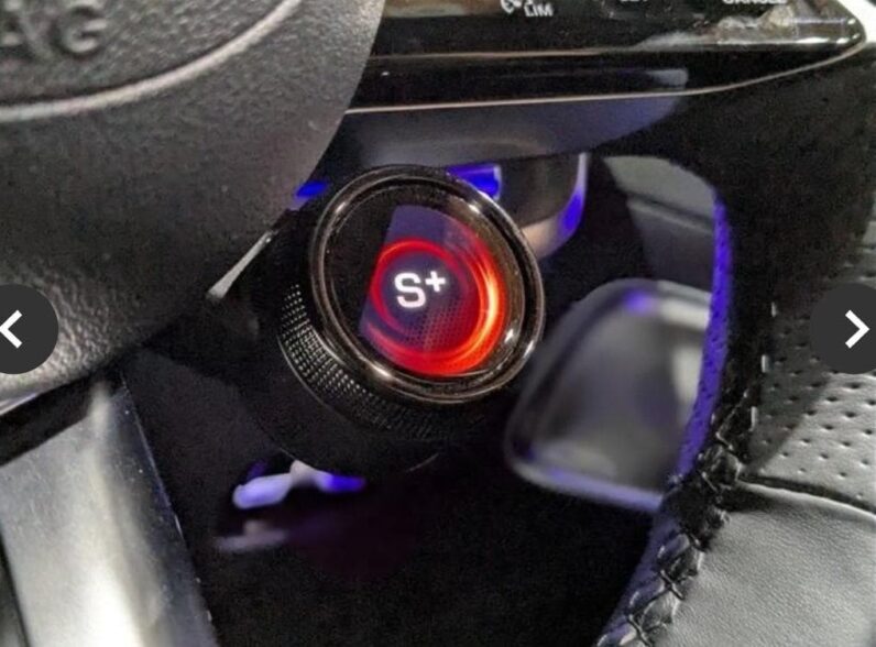 
								2023 Mercedes-AMG C43 full									