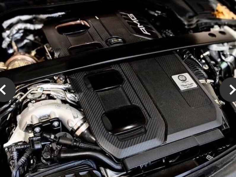 
								2023 Mercedes-AMG C43 full									