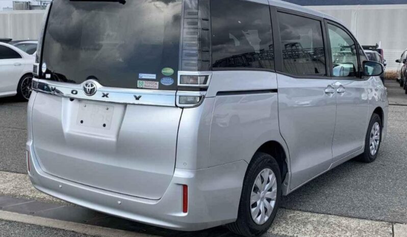 
								2019 Toyota Voxy full									