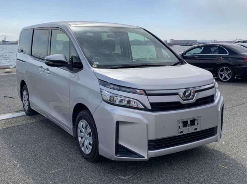 
								2019 Toyota Voxy full									