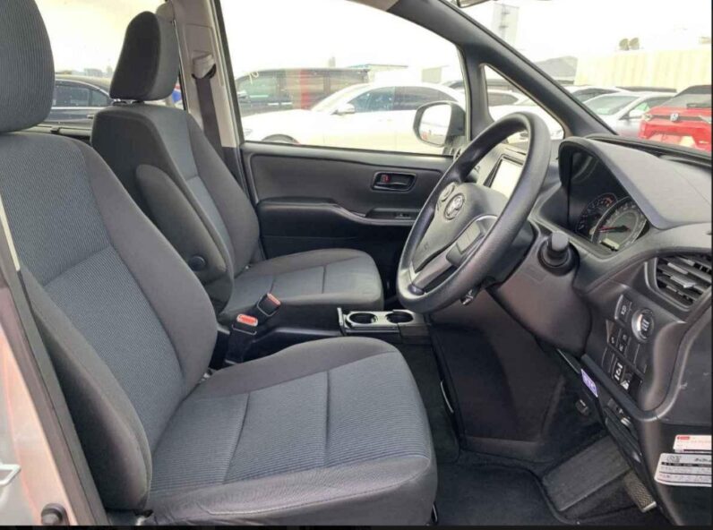 
								2022 Toyota Probox GL full									
