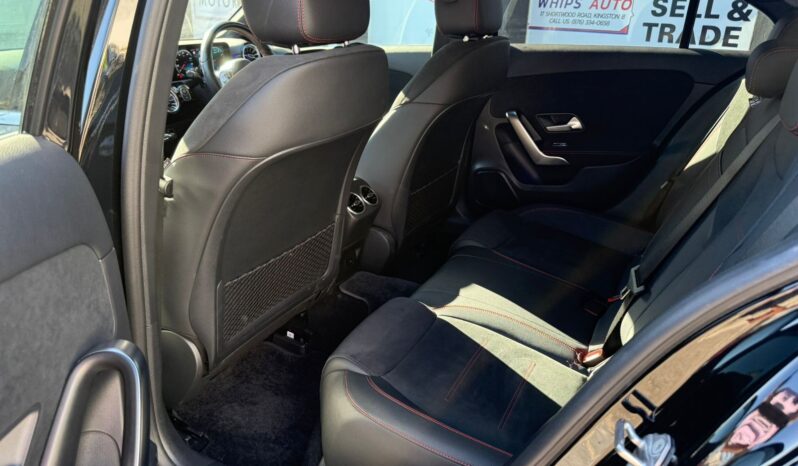 
								2022 Mercedes-Benz A180 AMG full									