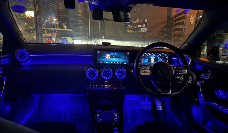 
								2022 Mercedes-Benz A180 AMG full									