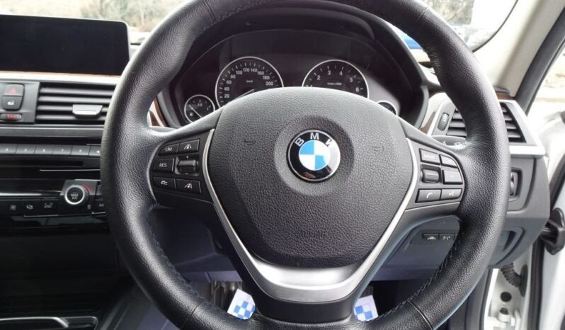 
								2016 BMW 320i (Luxury Line) full									