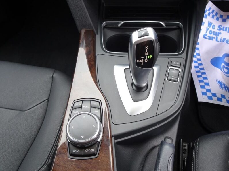 
								2016 BMW 320i (Luxury Line) full									