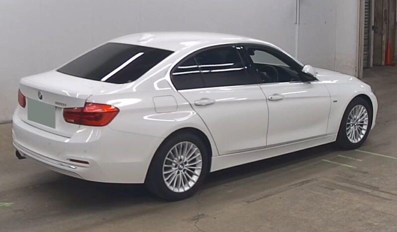 
								2016 BMW 320i (Luxury Line) full									