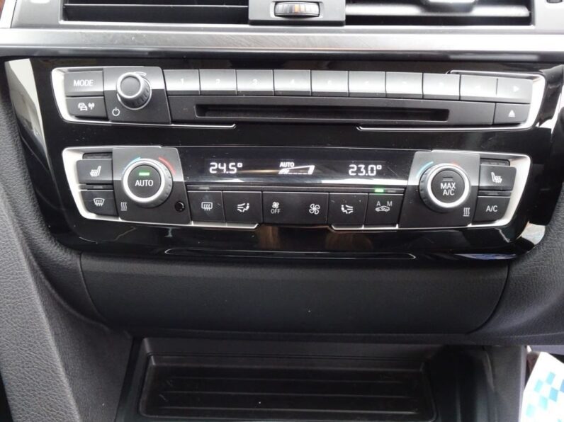 
								2016 BMW 320i (Luxury Line) full									