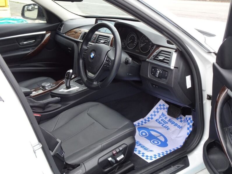 
								2016 BMW 320i (Luxury Line) full									