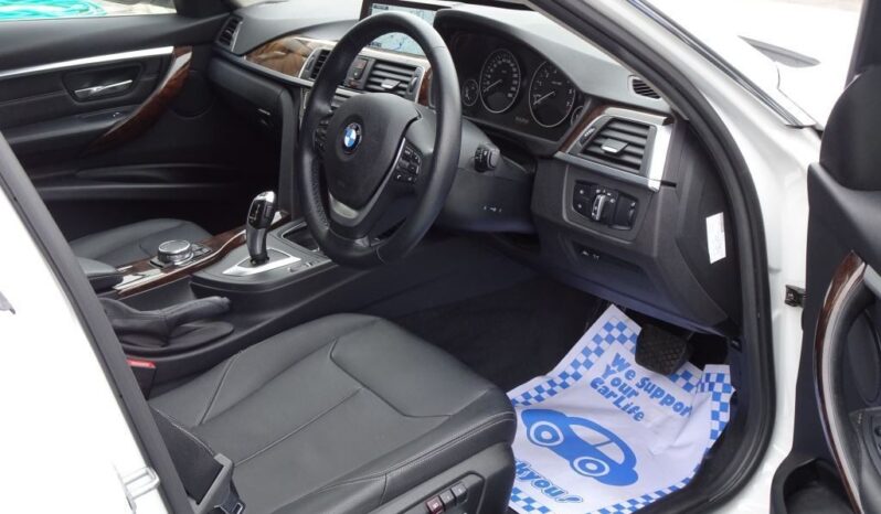 
								2016 BMW 320i (Luxury Line) full									