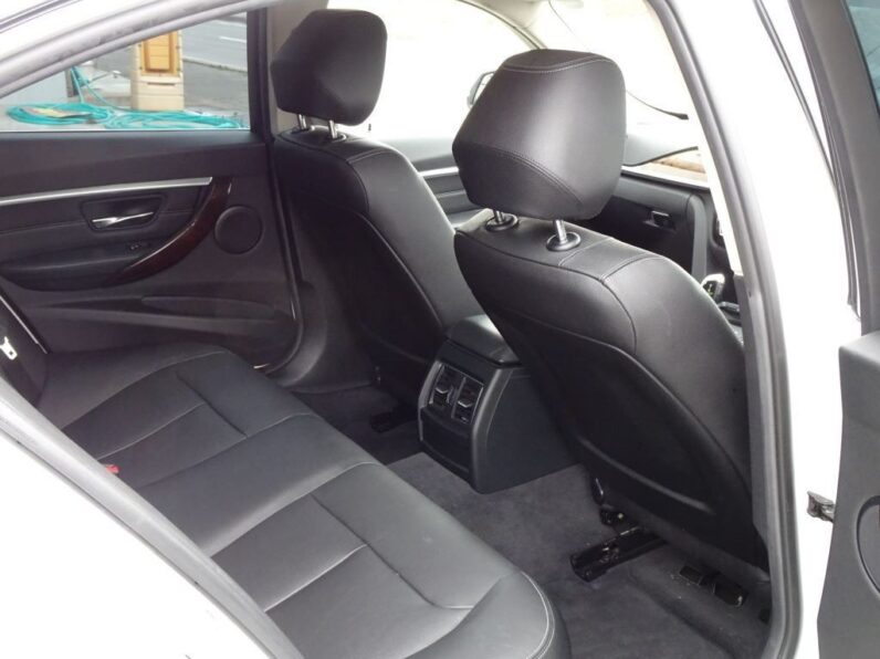 
								2016 BMW 320i (Luxury Line) full									