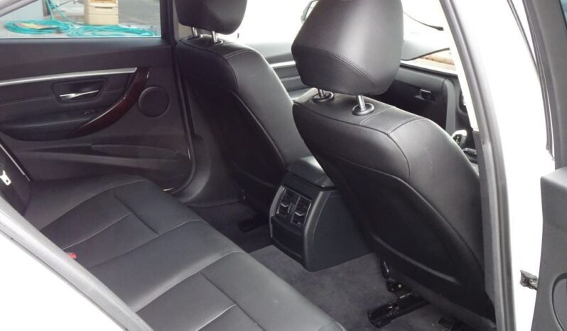 
								2016 BMW 320i (Luxury Line) full									