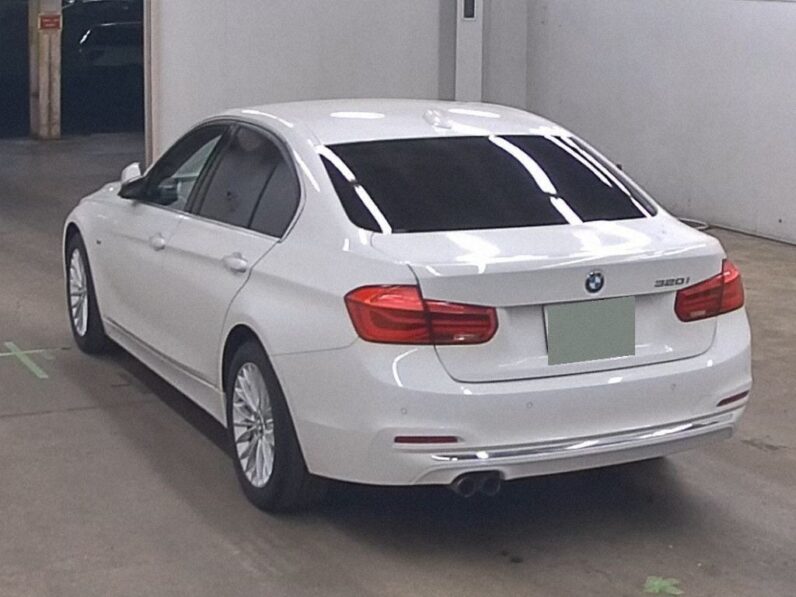 
								2016 BMW 320i (Luxury Line) full									