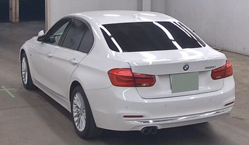 
								2016 BMW 320i (Luxury Line) full									