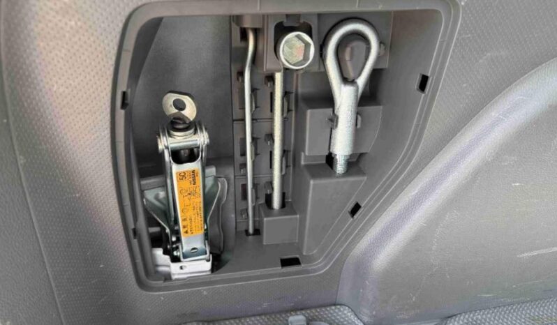 
								2019 Nissan AD 1.6L full									