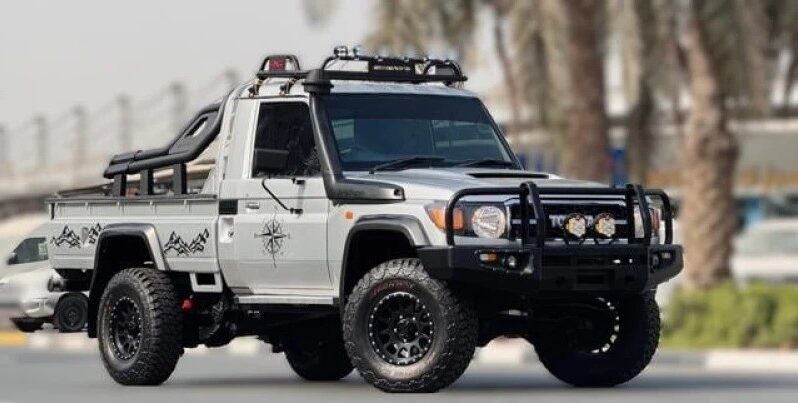 
								2016 Toyota Land Cruiser 70 Series single cab full									
