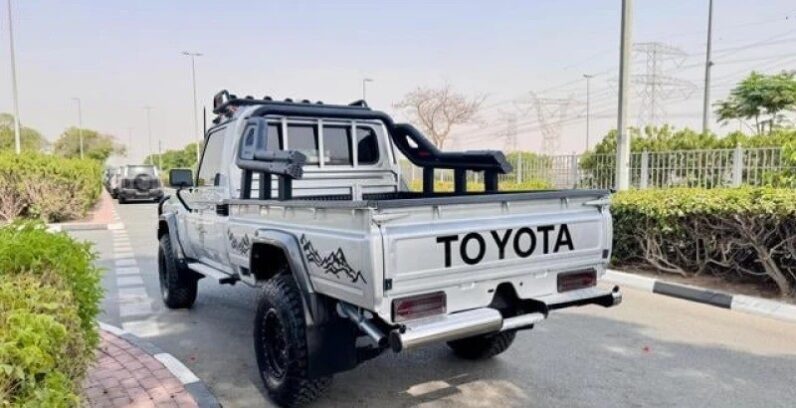 
								2016 Toyota Land Cruiser 70 Series single cab full									