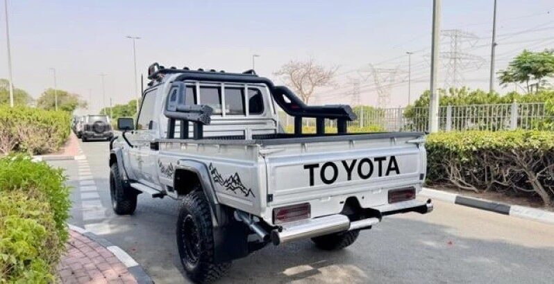 
								2016 Toyota Land Cruiser 70 Series single cab full									