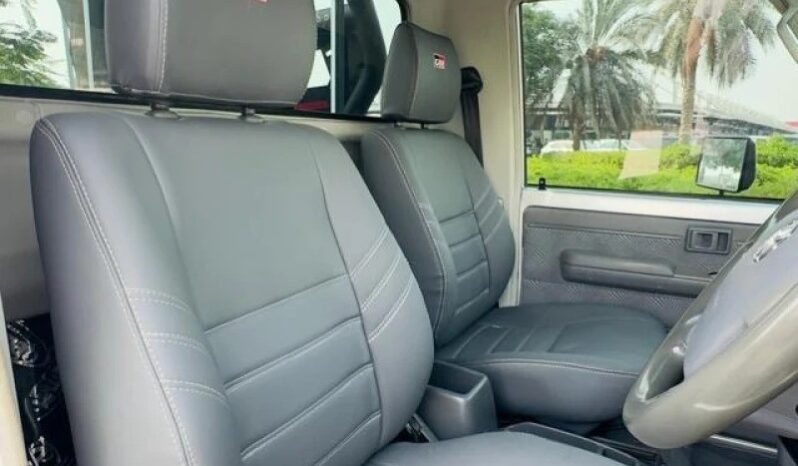 
								2016 Toyota Land Cruiser 70 Series single cab full									